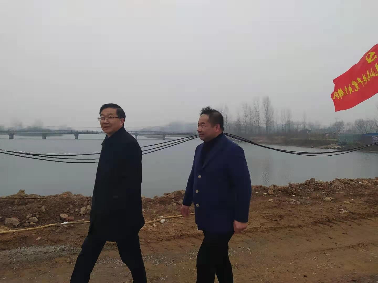 【簡(jiǎn)訊】新年伊始 光山縣委書記劉勇視察光山河川西橋項(xiàng)目建設(shè)工地